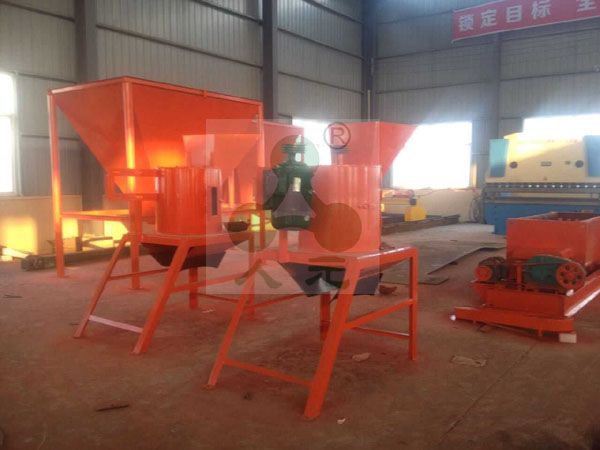 料倉(cāng)和粉碎機(jī)_有機(jī)肥設(shè)備