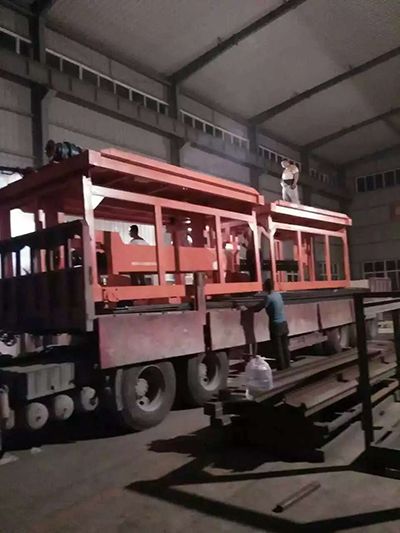 江西發(fā)貨現(xiàn)場(chǎng)_成套有機(jī)肥生產(chǎn)線圖2