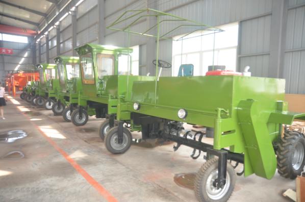 小型雞糞地面翻堆機介紹