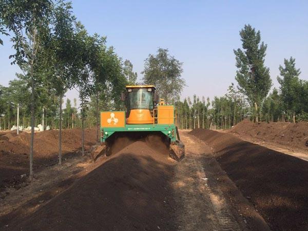 有機肥設備-地面翻堆機日常保養(yǎng)方法