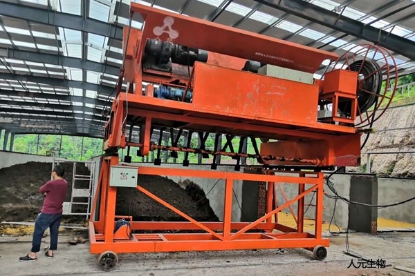 4米跨度雞糞槽式翻拋機的使用效果如何？