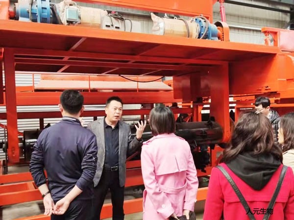 人元生物有機肥設(shè)備廠家歡迎河南理工大學(xué)鶴壁分院代表蒞臨公司交流合作圖片3