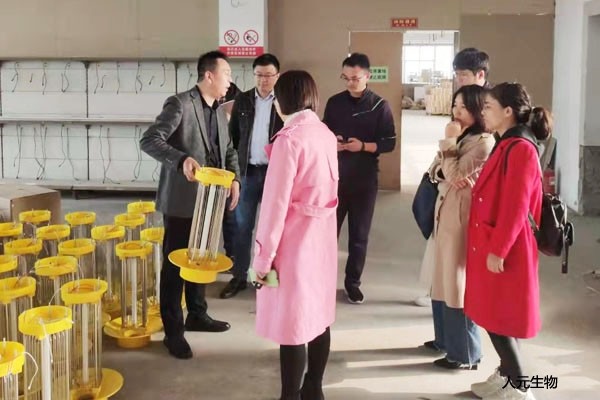 人元生物有機肥設(shè)備廠家歡迎河南理工大學(xué)鶴壁分院代表蒞臨公司交流合作圖片5