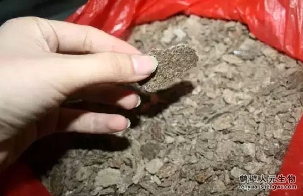 1噸雞糞可以發(fā)酵生產(chǎn)多少有機(jī)肥？這種雞糞有機(jī)肥是酸性還是堿性